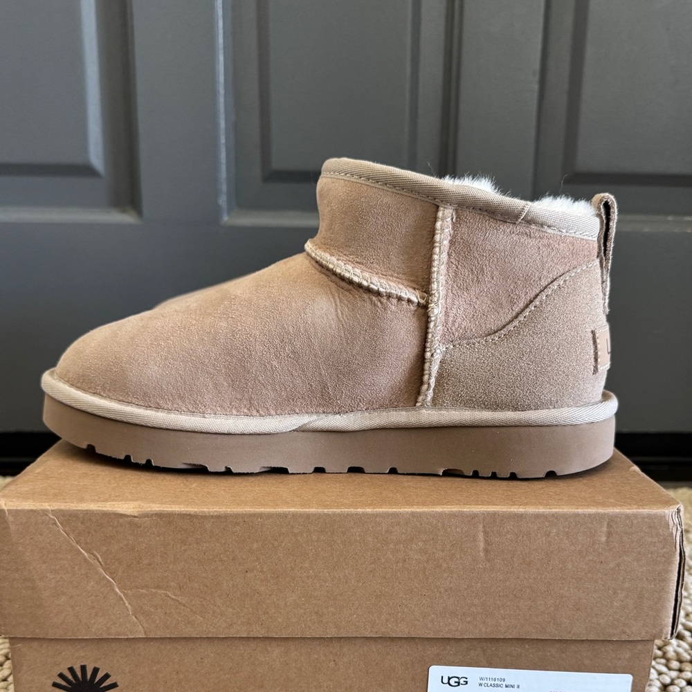 Brand new in box UGG Classic Mini II - size 8